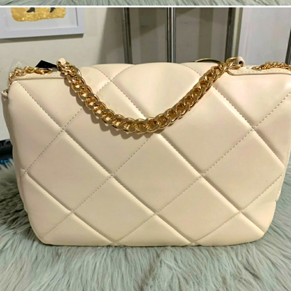 Badgley Mischka Diamond Quilted Med-Large purse, bag, Buttery Soft Vegan Leathe. - Picture 3 of 16